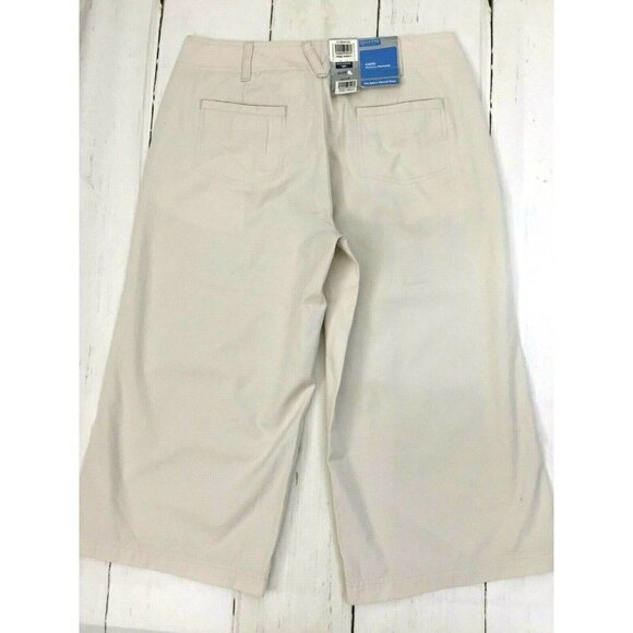 Dockers Women's size 8 Capris Cropped Pants Off White Stone Lower Waist NEW - Picture 2 of 7